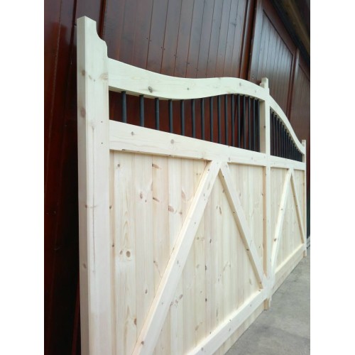 Tarporley Style Regents Driveway Gates Tarporley Style Regents Driveway Gates