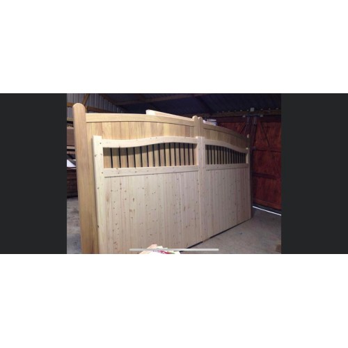 Tarporley Style Regents Driveway Gates Tarporley Style Regents Driveway Gates