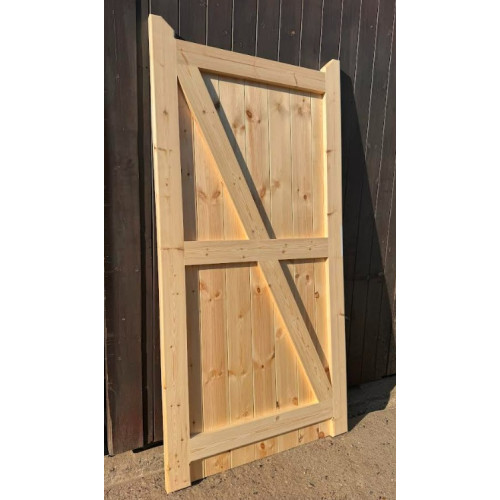 Chesterfield Cladded Gates