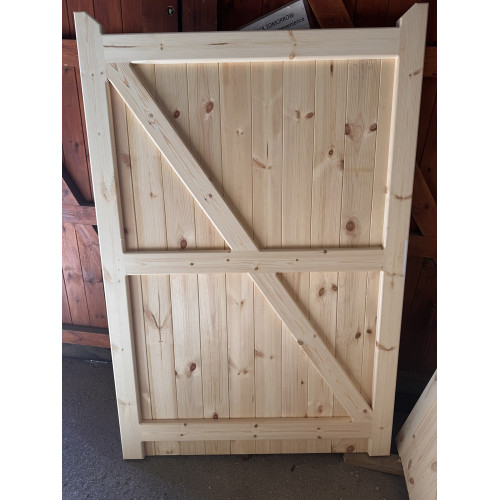 Chesterfield Cladded Gates